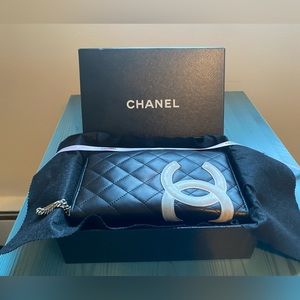 Chanel Quilted Wallet Black and White